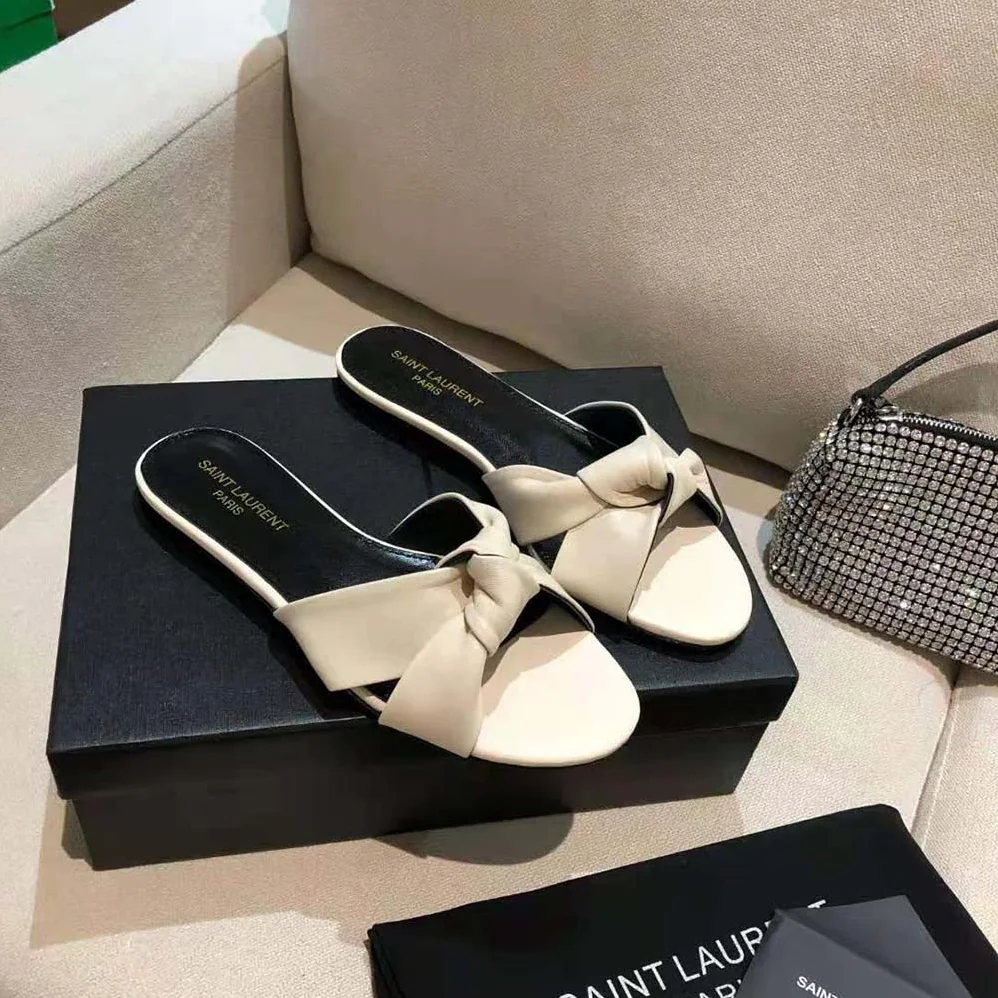Saint Laurent YSL Bianca Flat Mules in Smooth Leather for Women in White Saint Laurent YSL Bianca Flat Mules in Smooth Leather for Women in White