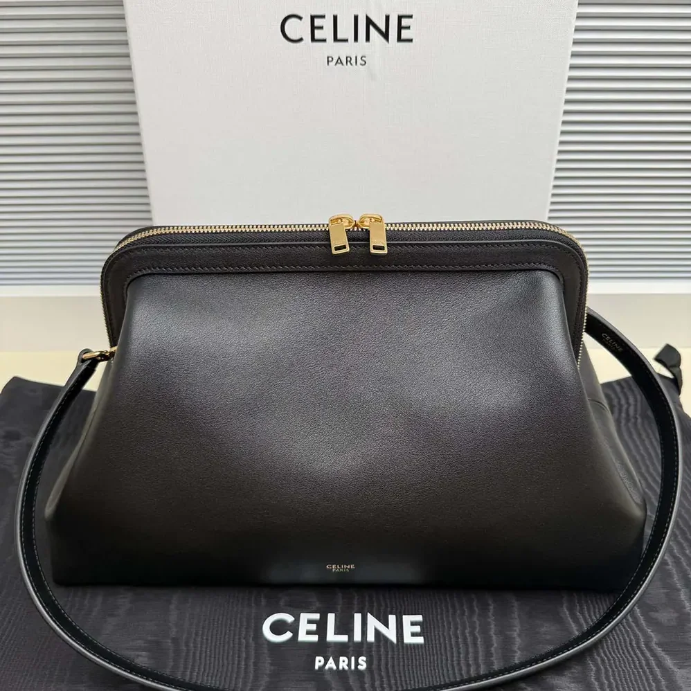 Celine Doctor'S Pouch In Supple Natural Calfskin for Women in Black Celine Doctor'S Pouch In Supple Natural Calfskin for Women in Black