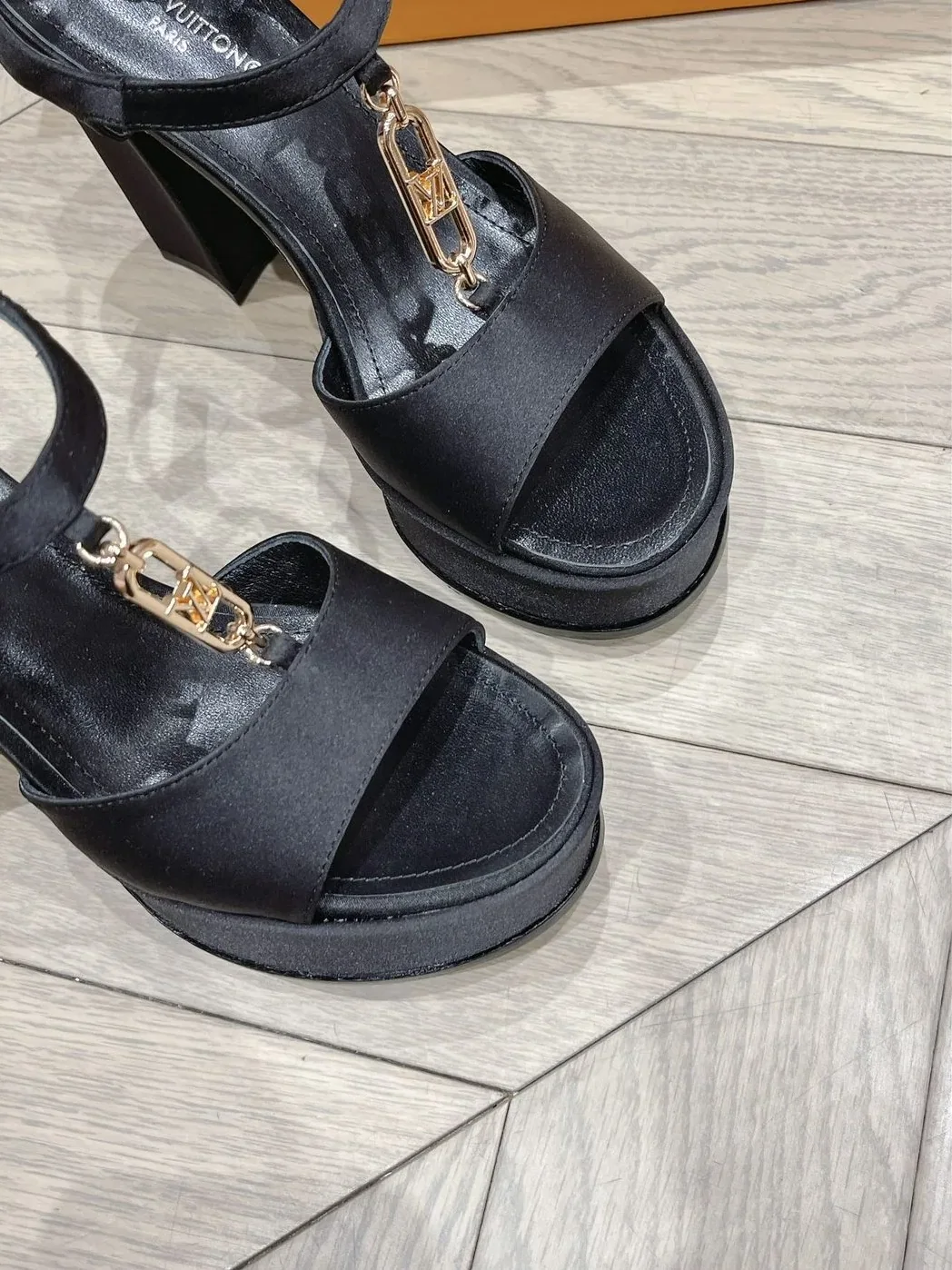 Louis Vuitton Sparkle Sandal Black Louis Vuitton Sparkle Sandal Black