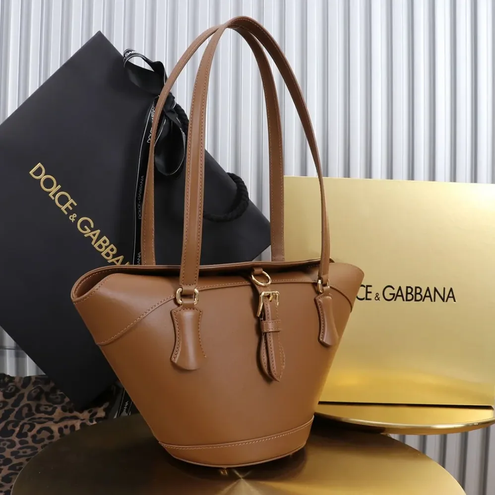 Dolce Gabbana D&G Capri Crow'S Nest for Women in Brown