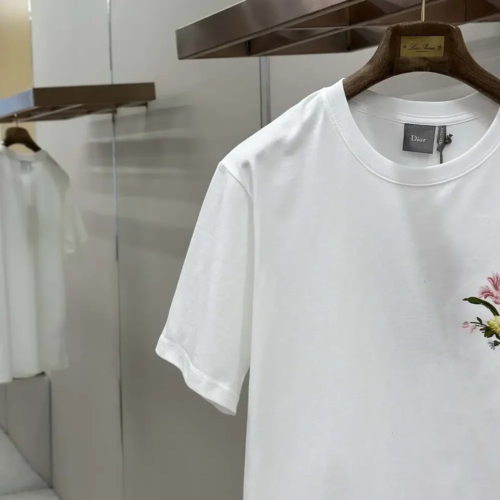 Dior T-Shirt with Dior Secret Garden Motif Relaxed Fit White Cotton Jersey for Women Dior T-Shirt with Dior Secret Garden Motif Relaxed Fit White Cotton Jersey for Women