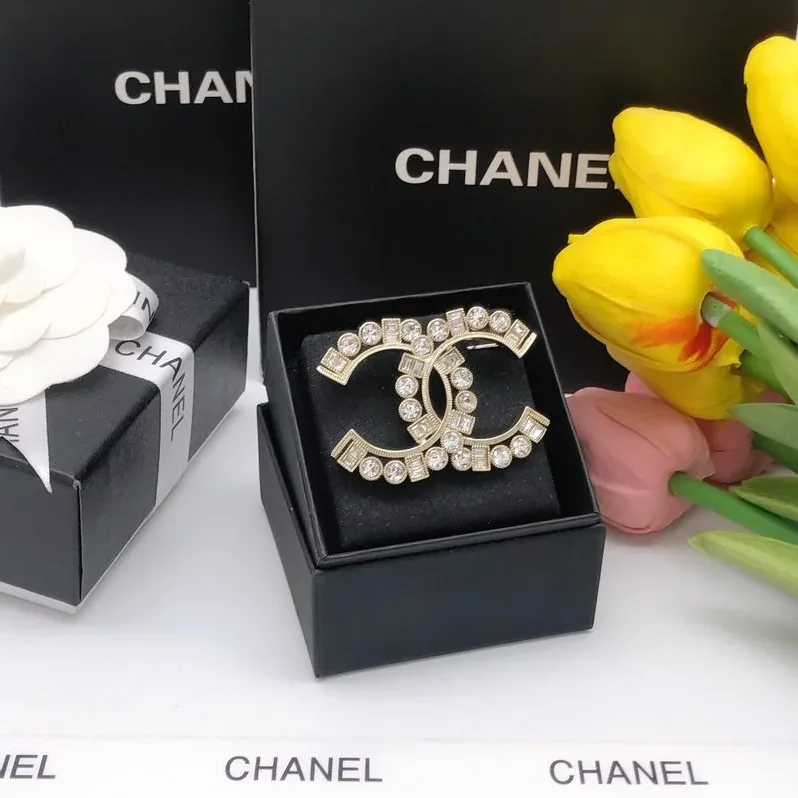 22AW Brooch Gold Tone
