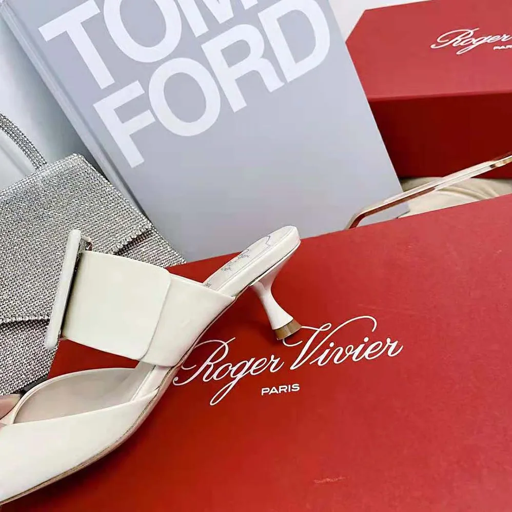 Roger Vivier Viv' In The City Mules in Patent Leather for Women in White