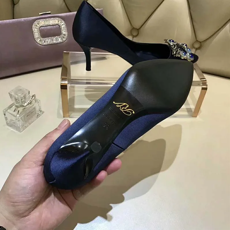 Roger Vivier Silk Flower Strass Pumps 65mm Heel for Women in Navy Roger Vivier Silk Flower Strass Pumps 65mm Heel for Women in Navy