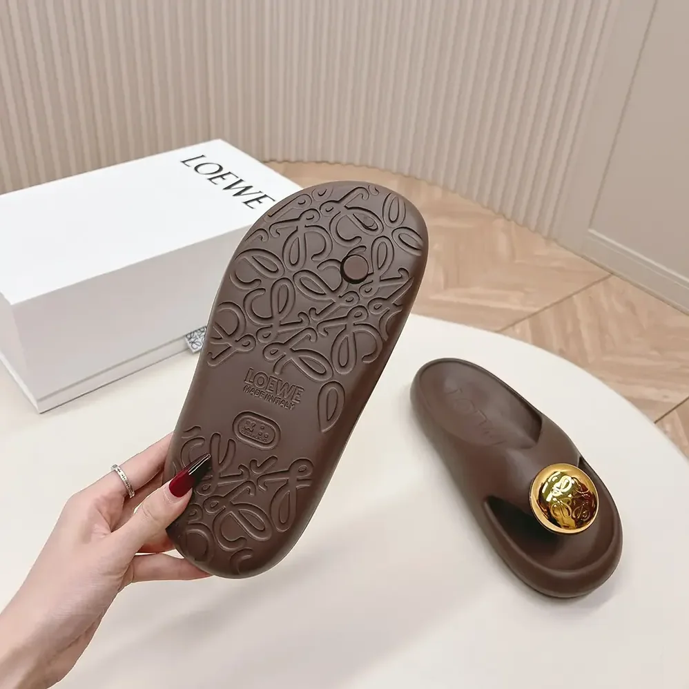 Loewe Foam Pebble Sandal for Women in Chocolate
