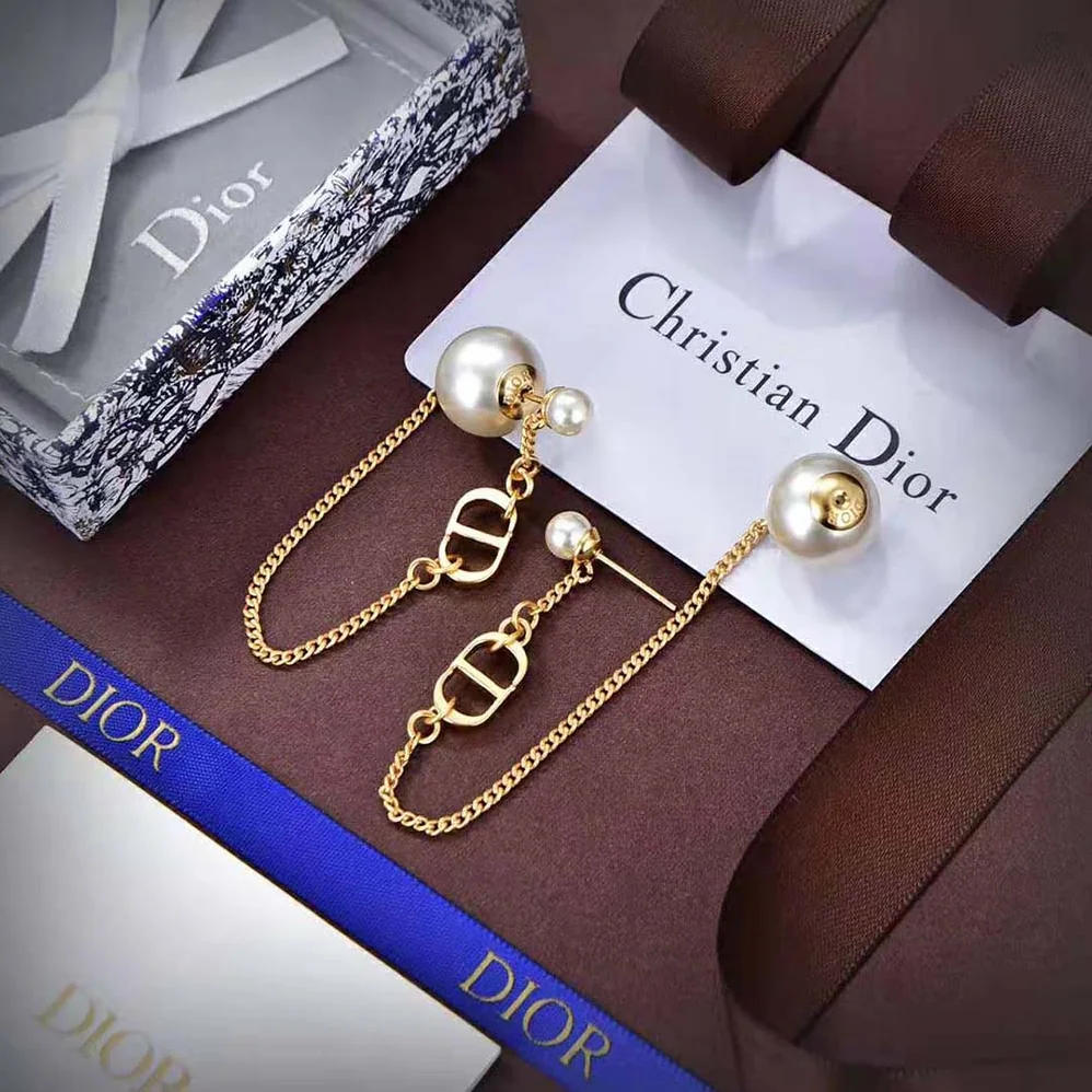 Dior 30 Tribales Earrings Gold-Finish Metal and White Resin Pearls for Women Dior 30 Tribales Earrings Gold-Finish Metal and White Resin Pearls for Women