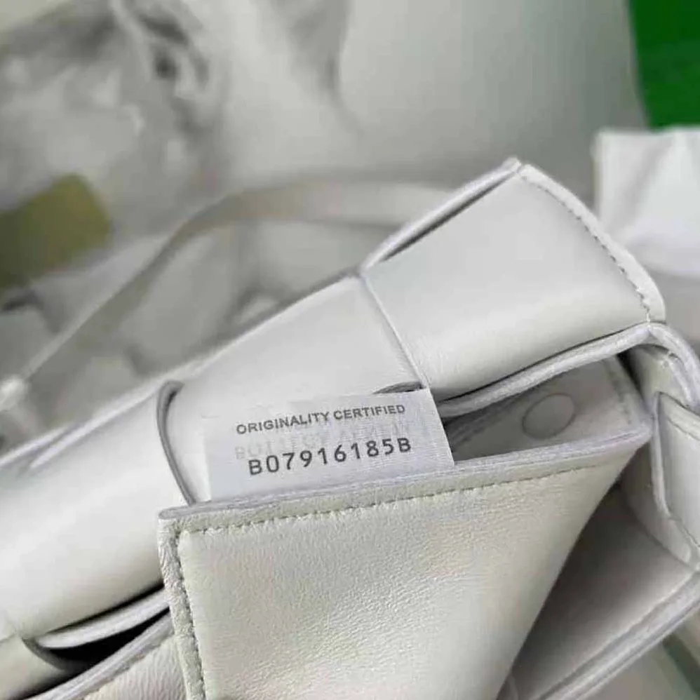 Bottega Veneta Cassette Intreccio Leather Cross-Body Bag for Women in White Bottega Veneta Cassette Intreccio Leather Cross-Body Bag for Women in White