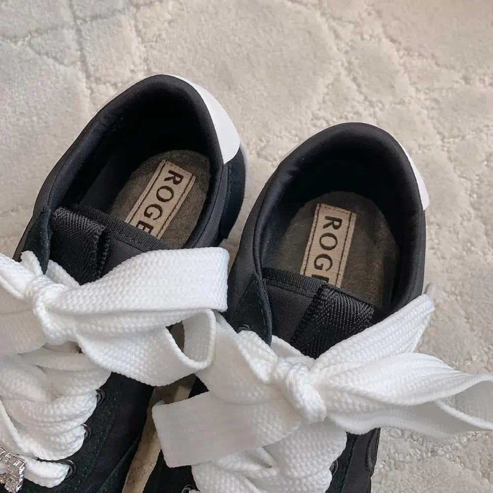 Roger Vivier Viv Low Sneakers in Suede for Women in Black