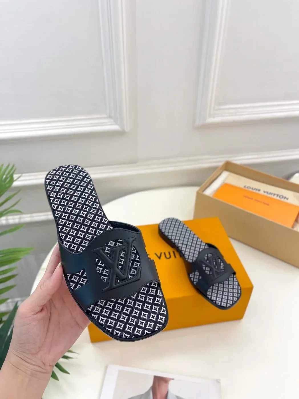 Louis Vuitton Isola Flat Mule LV Black Louis Vuitton Isola Flat Mule LV Black