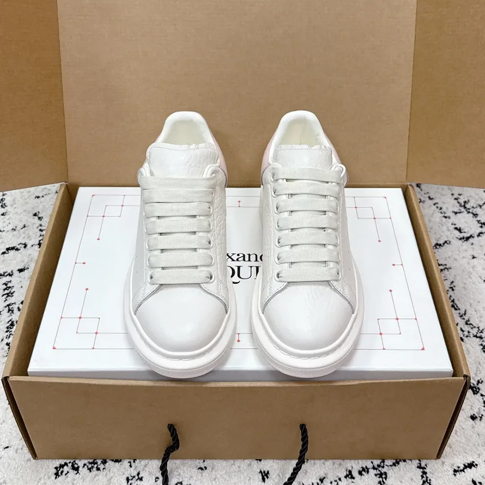 Alexander Mcqueen Oversized Sneaker in Off White for Unisex in Pink
