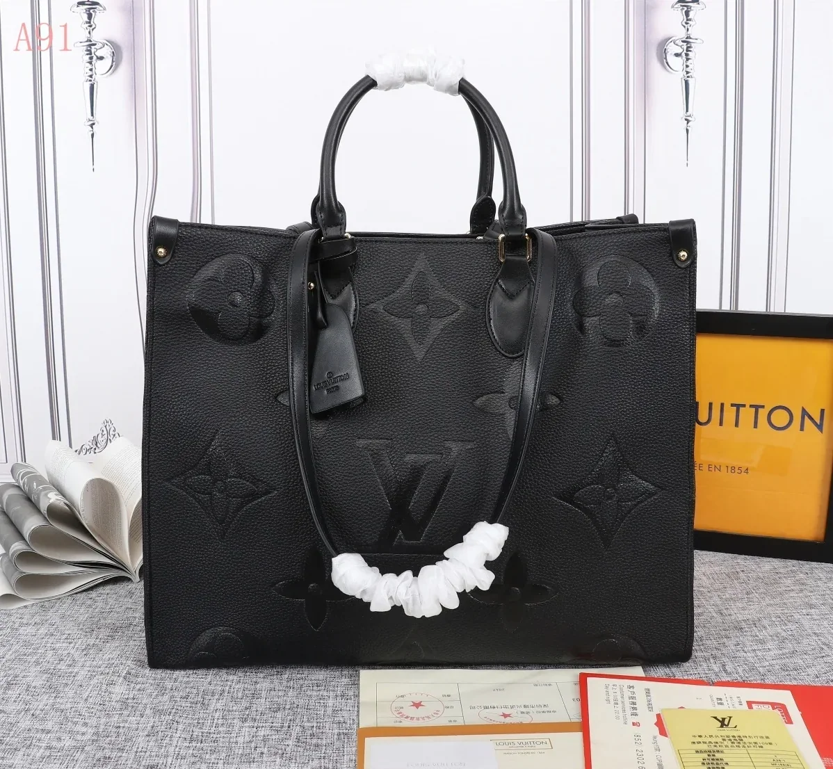 Louis Vuitton Onthego MM Tote Bag / Monogram Empreinte Black Gold Hardware