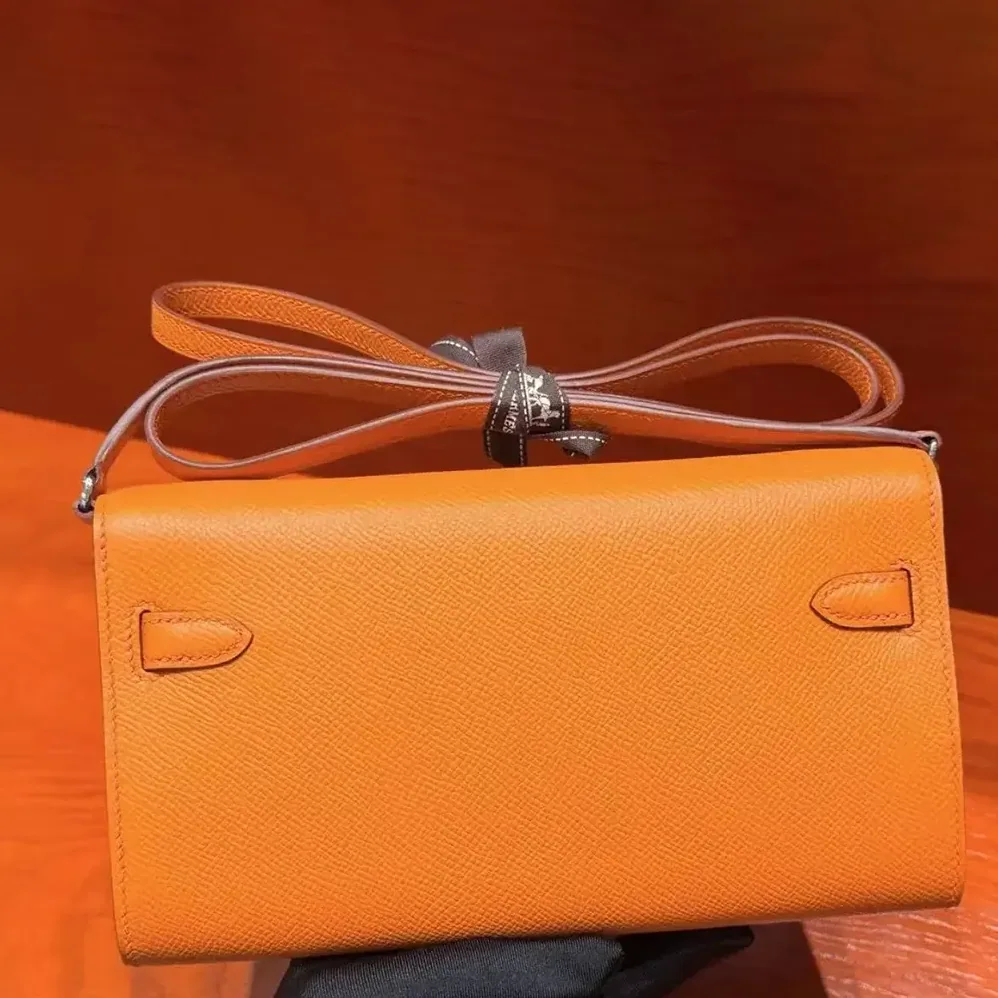 Hermes Kelly To Go in Epsom Leather for Women in Orange Hermes Kelly To Go in Epsom Leather for Women in Orange