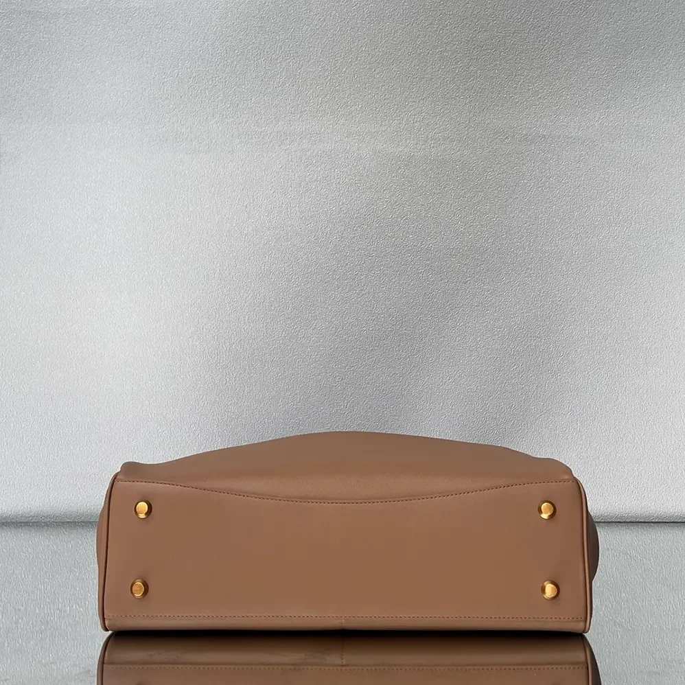 Balenciaga Rodeo Handbag Large In latte Smooth Calfskin Aged for Women in gold Hardware