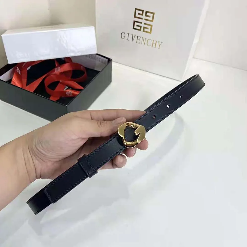 Givenchy G Chain Buckle Thin Reversible Belt in Smooth Leather for Women in Gold