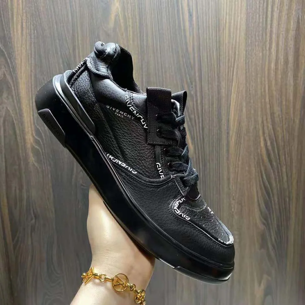 Givenchy Wing Low Sneakers in Leather with Pipping for Men in Black Givenchy Wing Low Sneakers in Leather with Pipping for Men in Black