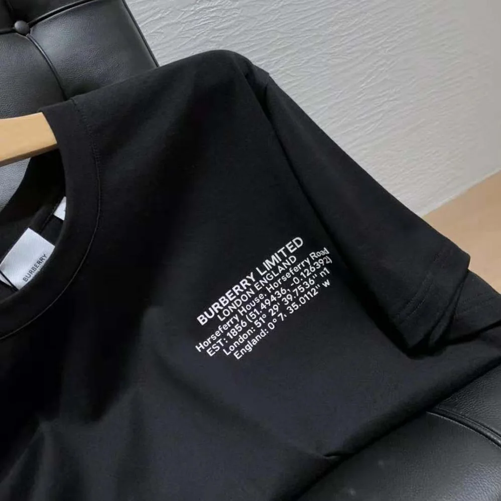 Burberry Location Print Cotton Oversized T-shirt for Men in Black