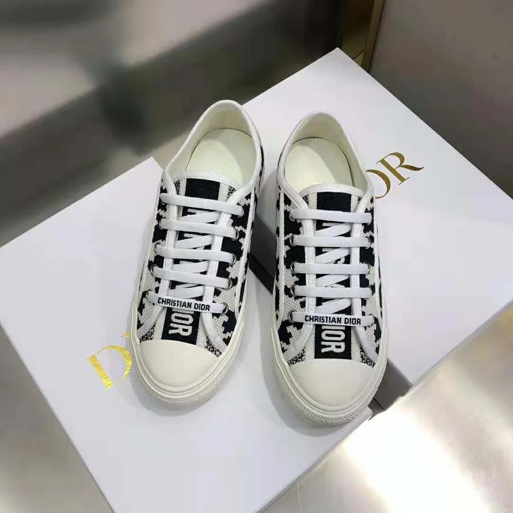 Dior Walk'N'Dior Sneaker Black and White Cotton Embroidery with Macro Houndstooth Motif for Women Dior Walk'N'Dior Sneaker Black and White Cotton Embroidery with Macro Houndstooth Motif for Women
