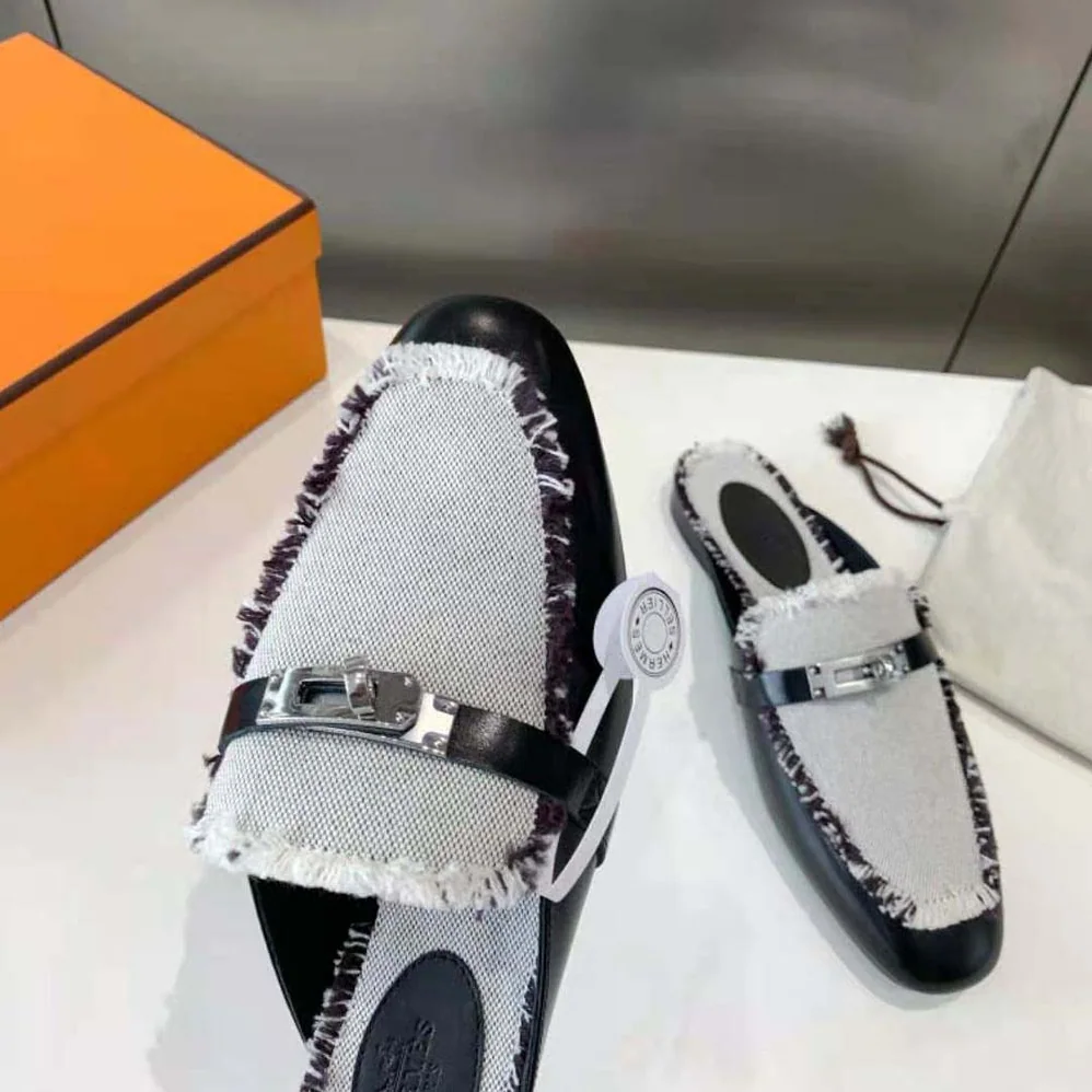 Hermes OZ Mule in Calfskin Leather for Women in Black