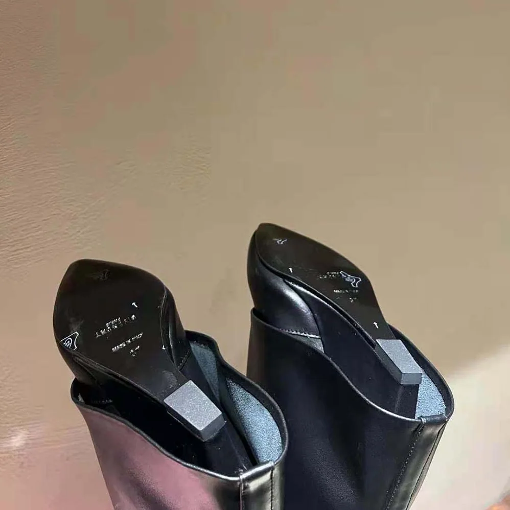 Givenchy Shark Lock Ankle Boots in Leather for Women in Black
