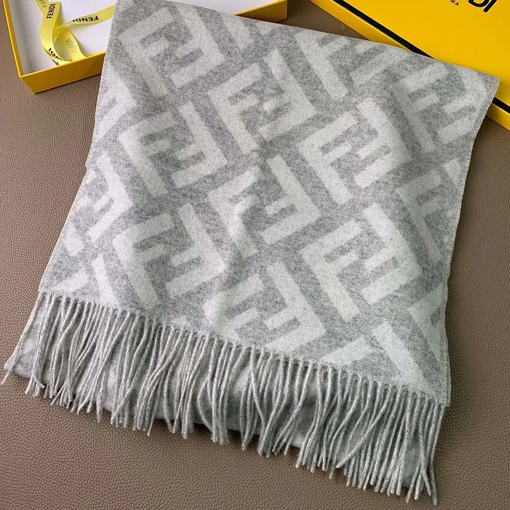 Fendi Fendi Unisex FF Scarf Pale Gray Cashmere Scarf for Unisex Fendi Fendi Unisex FF Scarf Pale Gray Cashmere Scarf for Unisex