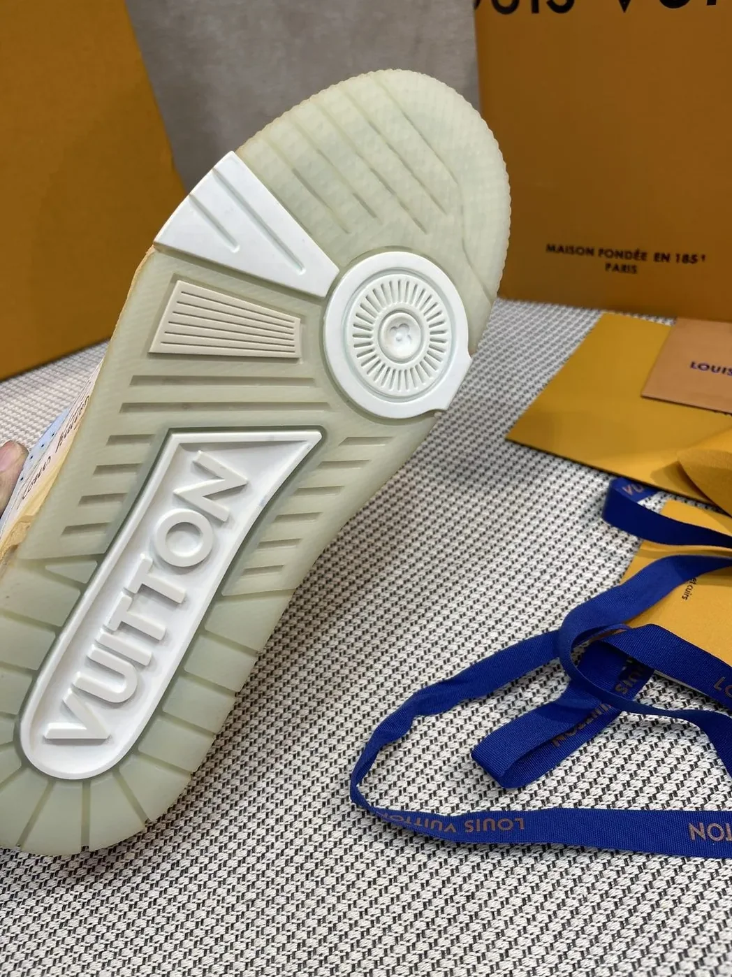 Louis Vuitton Trainer Sneaker LV Light Blue Louis Vuitton Trainer Sneaker LV Light Blue