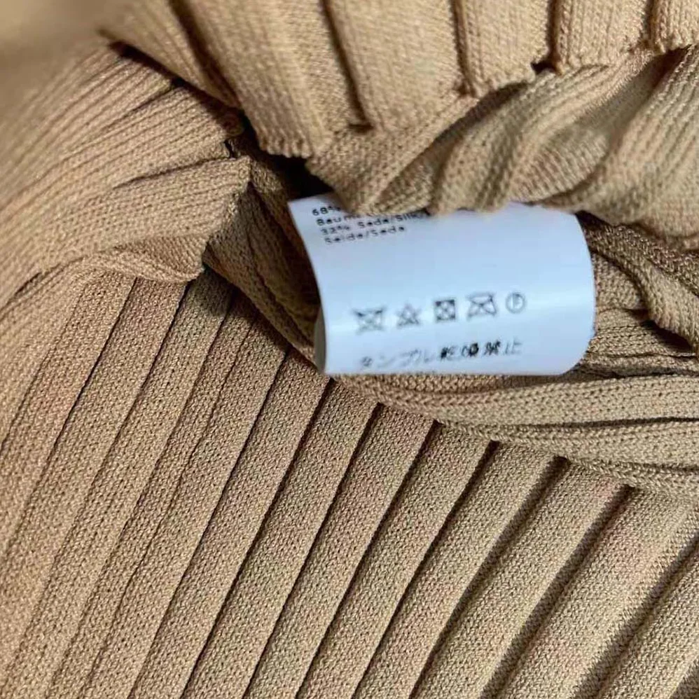 Loewe Long Sleeve Top in Viscose for Women in Beige Loewe Long Sleeve Top in Viscose for Women in Beige