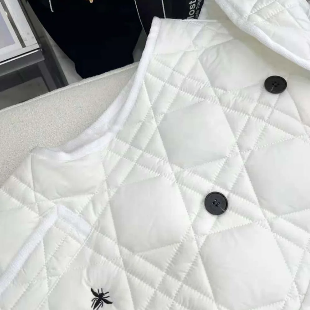 Dior Sleeveless Cropped Macrocannage Vest White Quilted Technical Taffeta for Women Dior Sleeveless Cropped Macrocannage Vest White Quilted Technical Taffeta for Women