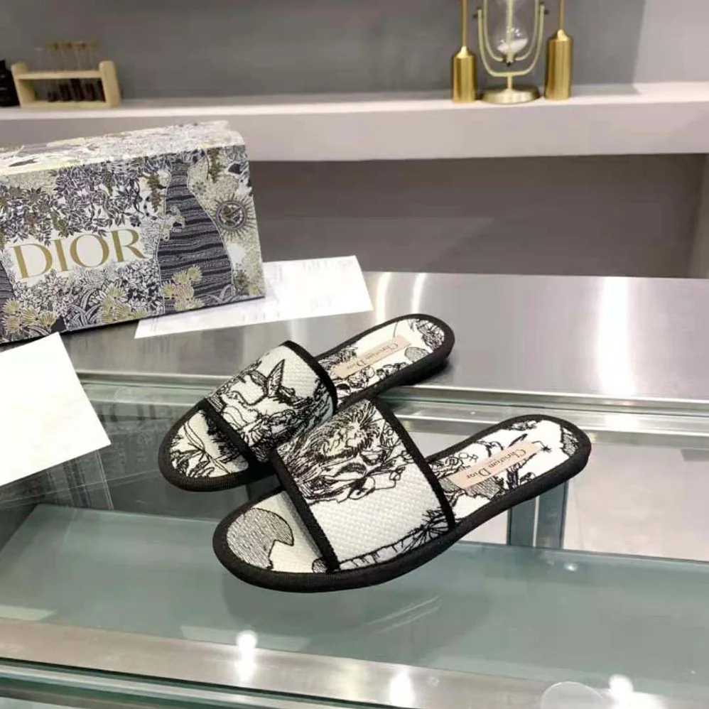 Dior Chez Moi Slide Black and White Dior Zodiac Embroidered Cotton for Women Dior Chez Moi Slide Black and White Dior Zodiac Embroidered Cotton for Women