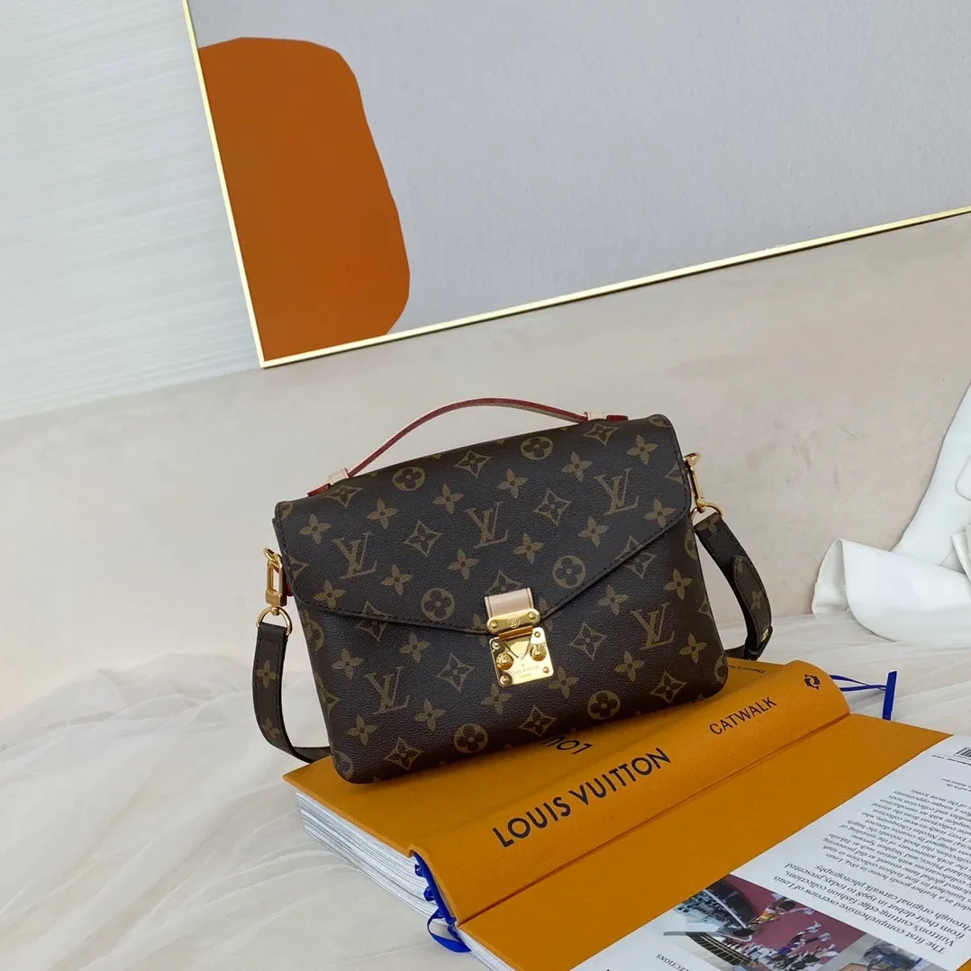 Louis Vuitton Pochette Metis Shoulder Bag / Brown Monogram Canvas Gold Hardware