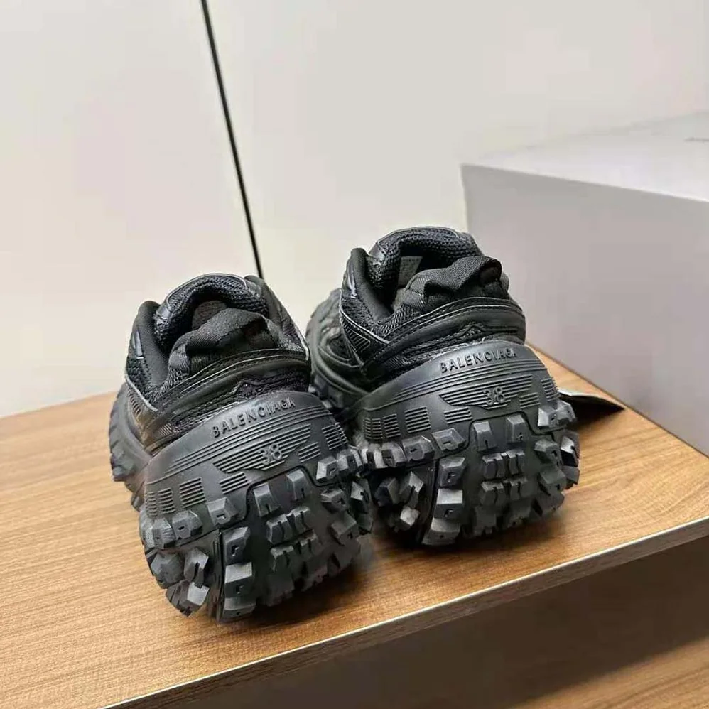 Balenciaga Bouncer Sneaker in Black Mesh and Nylon for Unisex