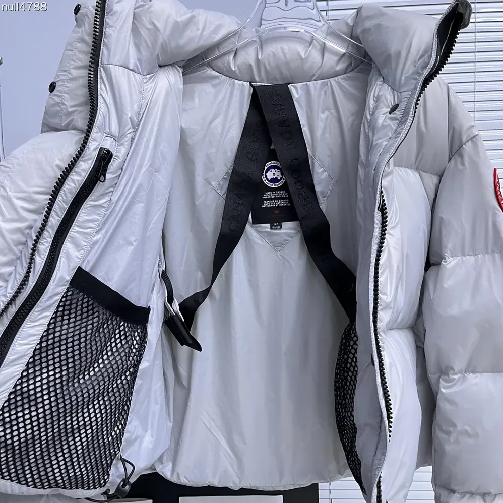 Canada Goose Cypress Cropped Puffer in Recycled Feather-Light Ripstop Shiny for Women in Silverbirch