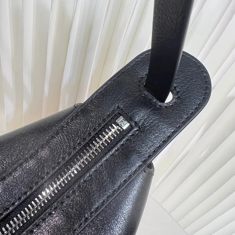 Fendi Simply Fendi Mini Black Leather Mini for Unisex in bag Fendi Simply Fendi Mini Black Leather Mini for Unisex in bag