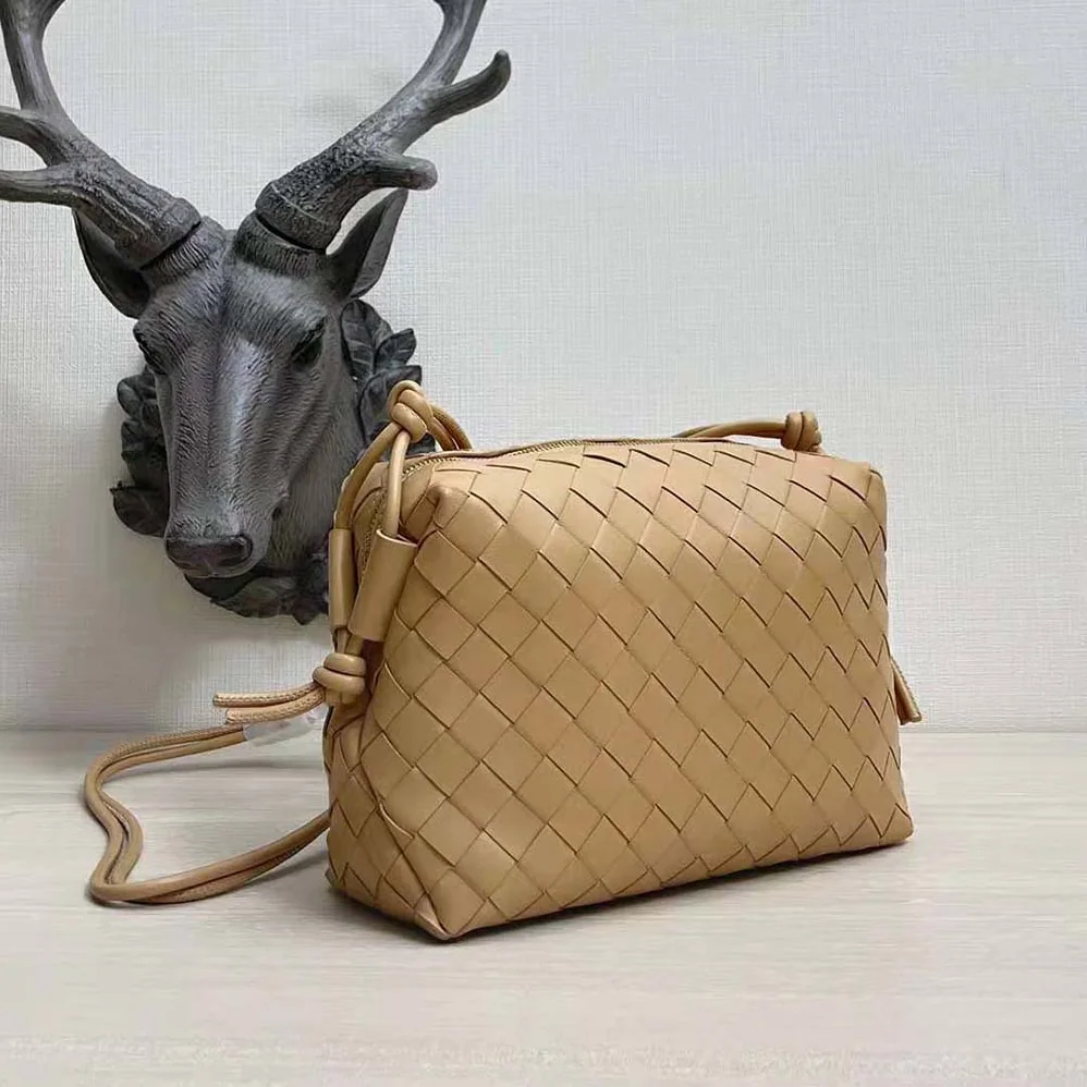 Bottega Veneta Loop Small Intrecciato Leather Cross-Body Bag for Women in Brown Bottega Veneta Loop Small Intrecciato Leather Cross-Body Bag for Women in Brown