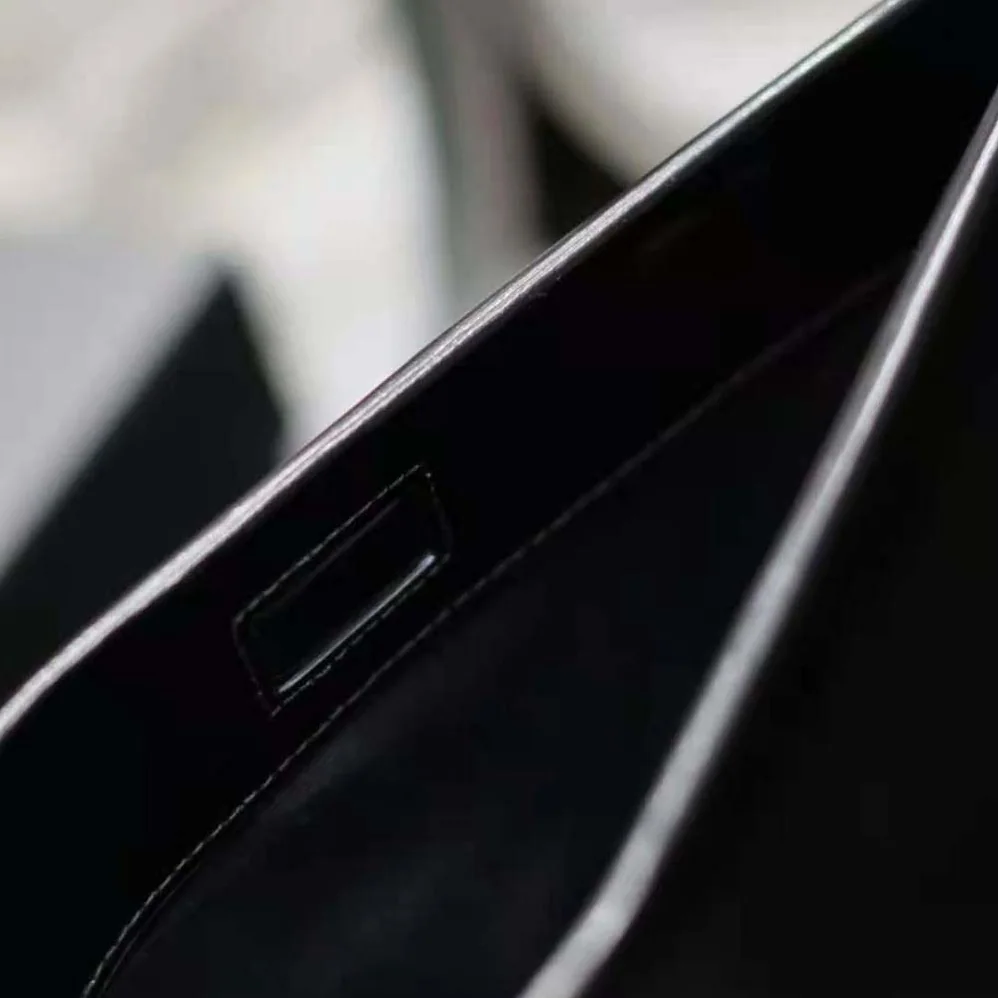 Saint Laurent YSL Suzanne Small in Shiny Leather for Women in Black