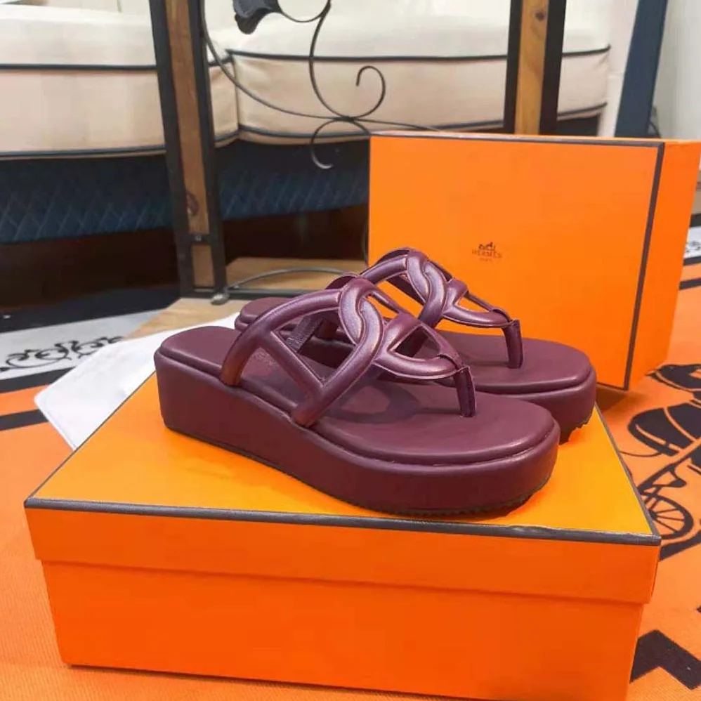 Hermes Gipsy Sandal in Nappa Leather for Women in Maroon