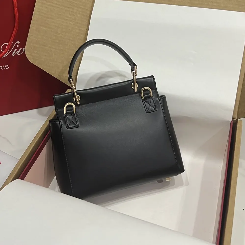 Roger Vivier Viv' Cabas Bag in Leather for Women in Black Roger Vivier Viv' Cabas Bag in Leather for Women in Black