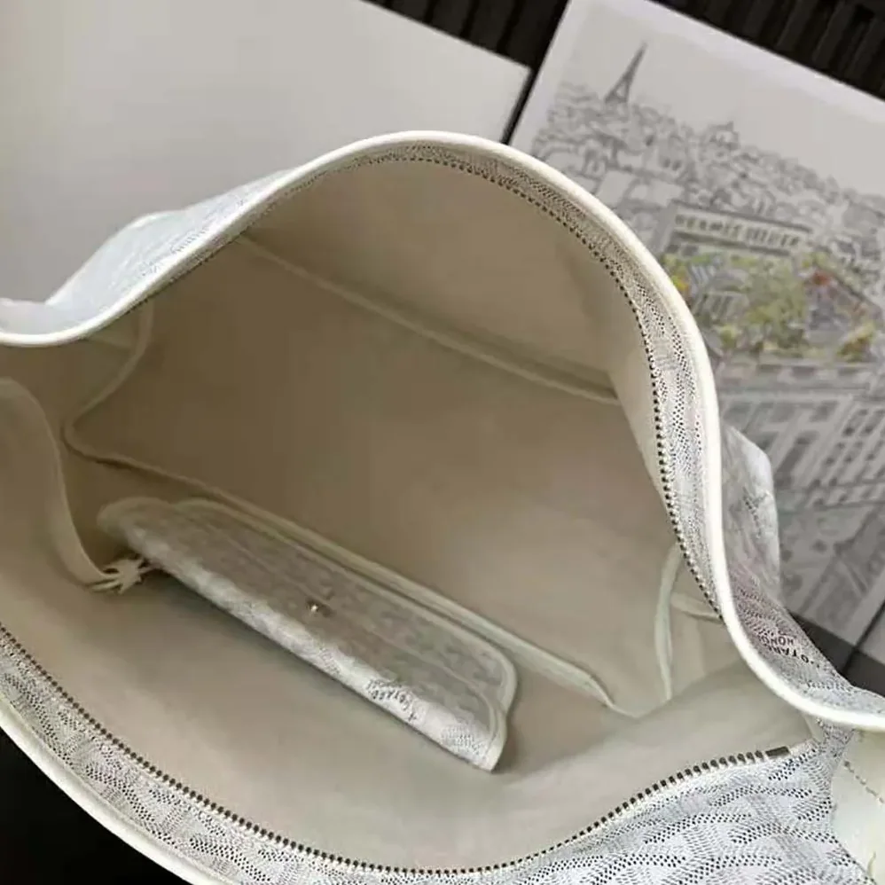 Goyard Bohème Hobo Bag for Unisex in White Goyard Bohème Hobo Bag for Unisex in White