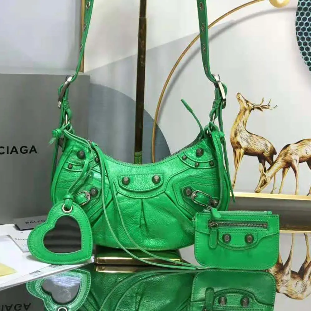 Balenciaga Le Cagole XS Shoulder Bag for Women in Green Balenciaga Le Cagole XS Shoulder Bag for Women in Green