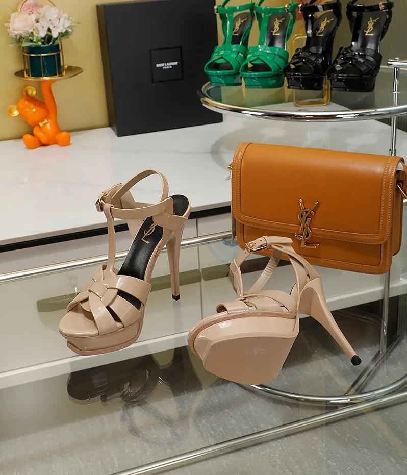 Saint Laurent Tribute Platform Sandals In Patent Burgundy