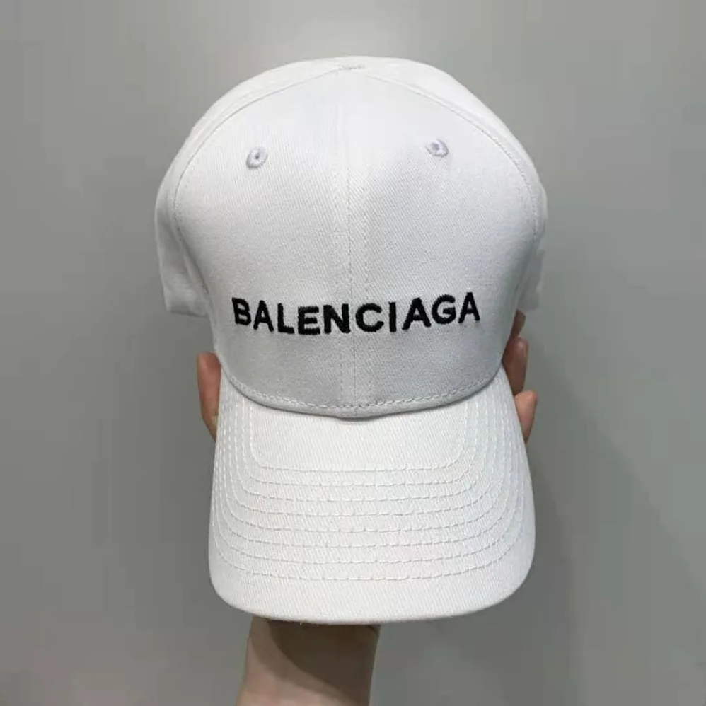 Balenciaga Classic Baseball Cap with Balenciaga Embroidered Logo for Women in White Balenciaga Classic Baseball Cap with Balenciaga Embroidered Logo for Women in White