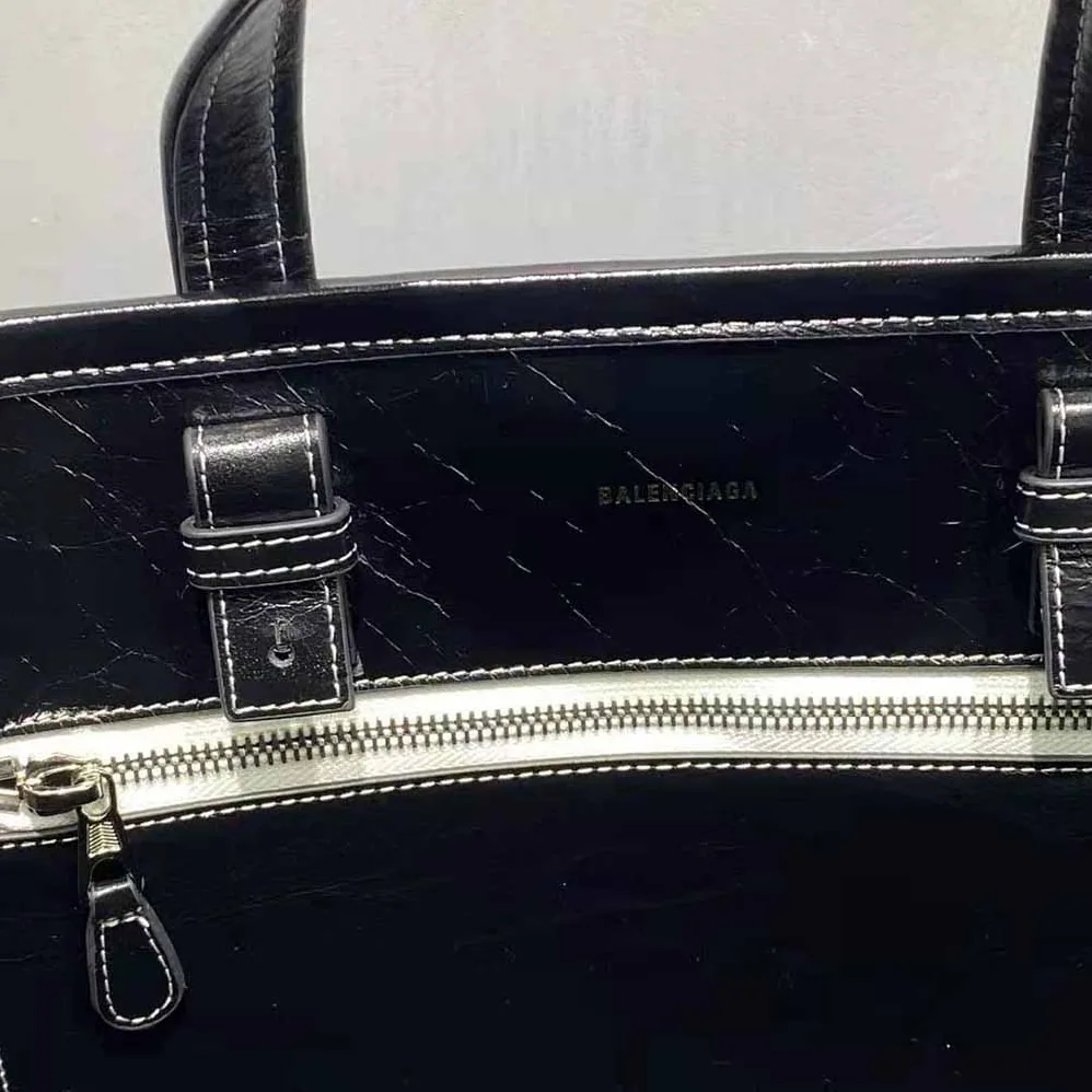 Balenciaga Barbes Medium East-West Shopper Bag for Women in Black Balenciaga Barbes Medium East-West Shopper Bag for Women in Black