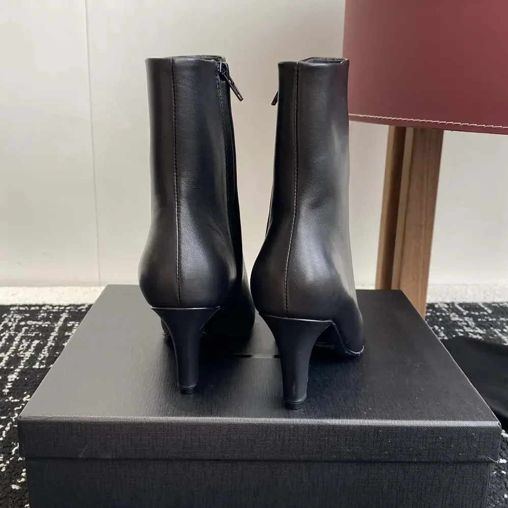 Saint Laurent YSL Jill Booties In Smooth Leather for Women in Black Saint Laurent YSL Jill Booties In Smooth Leather for Women in Black