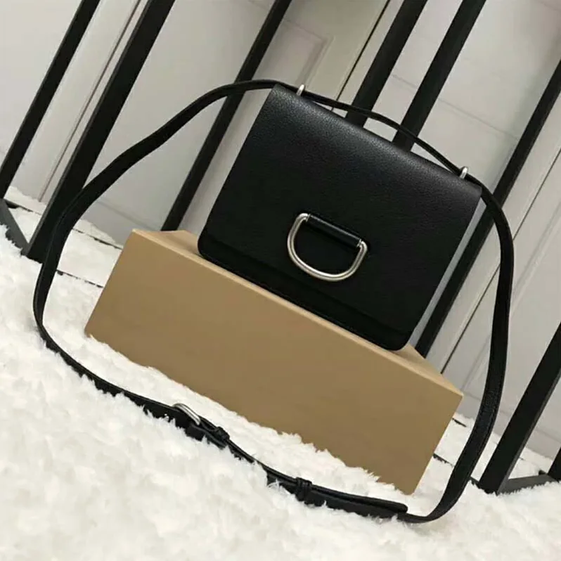 Burberry The Small Leather D-Ring Bag for Women in Black