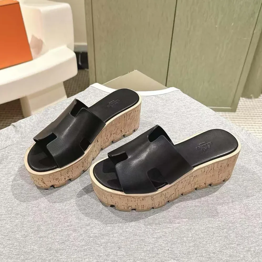 Hermes Eze 30 Sandal for Women in Black