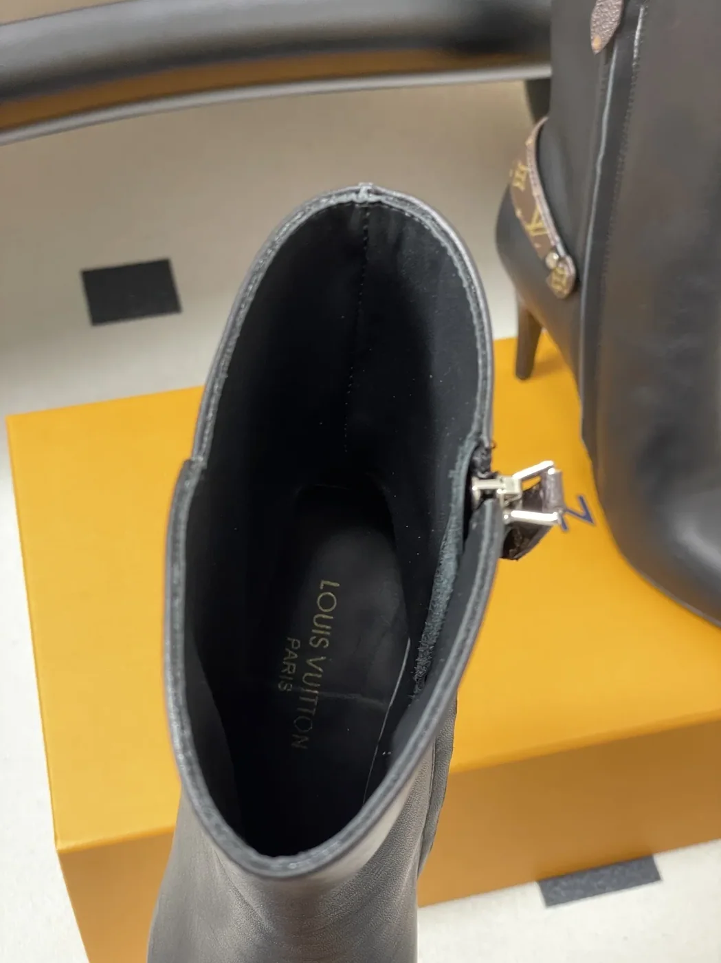 Louis Vuitton Legacy Ankle Boots Black 1AIEUG Louis Vuitton Legacy Ankle Boots Black 1AIEUG