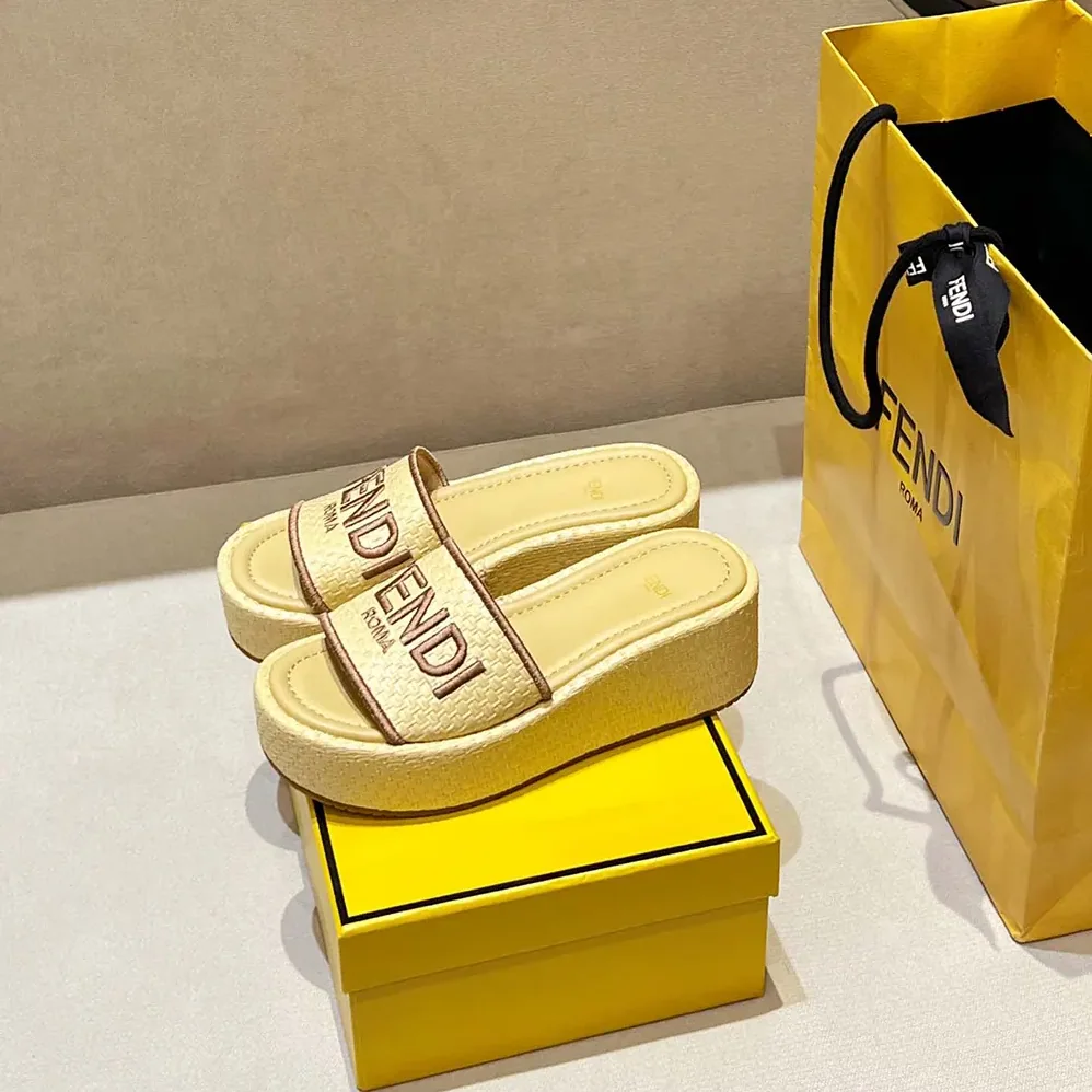 Fendi Fendi Sunshine Beige Raffia Flatform Slides for Women