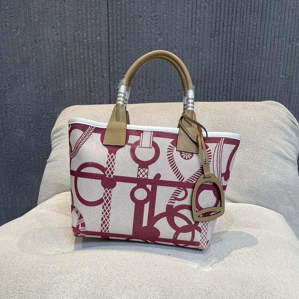 Hermes Steeple 25 Ecru Tote Bag for Unisex in Purple Hermes Steeple 25 Ecru Tote Bag for Unisex in Purple