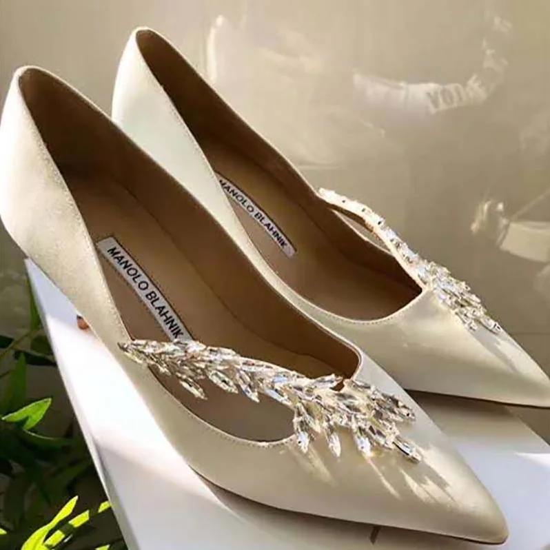 Manolo Blahnik Shoes Nadira Satin Jewel Buckle Pumps 90mm Heel for Women in White Manolo Blahnik Shoes Nadira Satin Jewel Buckle Pumps 90mm Heel for Women in White