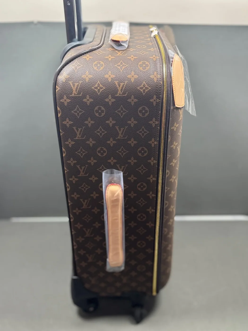 Louis Vuitton Exqusite Travelling Luggage Monogram Canvas , Travel Luggages /