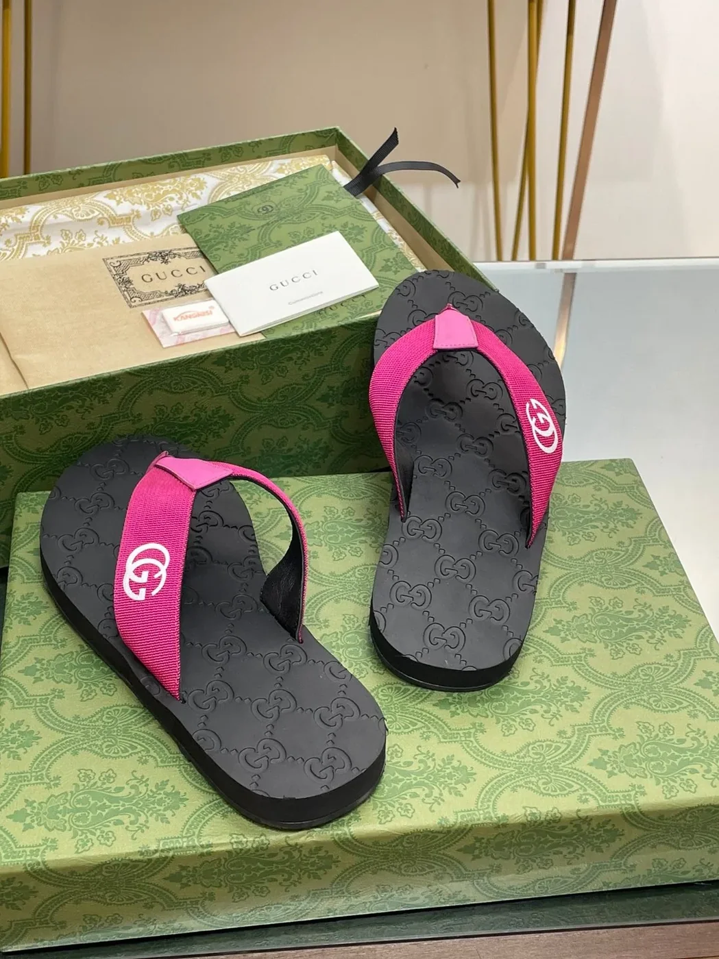 Gucci Thong Sandal Pink Gucci Thong Sandal Pink